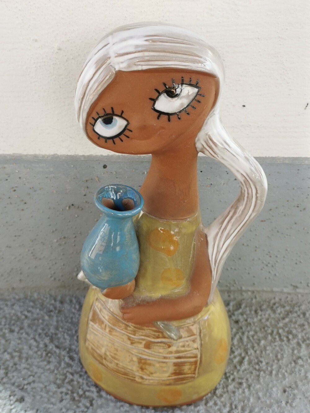 Vintage Big Eye Girl Ceramic Figurine Bud Vase Handle Made in Japan